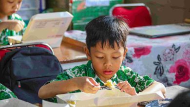 Pendistribusian paket uji coba MBG di SDIT Al Ihsan Jakarta. Foto Diskominfotik Jakarta