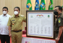 Penandatanganan Pakta Integritas Bebas KKN di Banten. Foto: Biro Adpim Banten