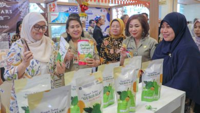 Pameran produk halal di Balai Kota DKI Jakarta. Foto: Diskominfotik DKI Jakarta