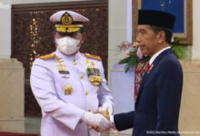 Presiden RI, Joko Widodo ucapkan selamat usai pelantikan. Foto: Chanel Youtube Sekretariat Presiden RI