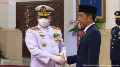 Presiden RI, Joko Widodo ucapkan selamat usai pelantikan. Foto: Chanel Youtube Sekretariat Presiden RI