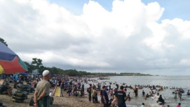 Salah satu obyek wisata di Pantai Anyer, Kabupaten Serang. Foto Antara
