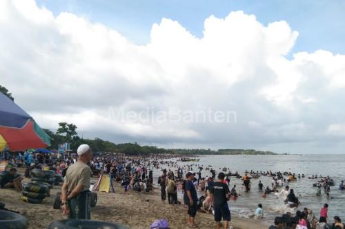 Salah satu obyek wisata di Pantai Anyer, Kabupaten Serang. Foto Antara