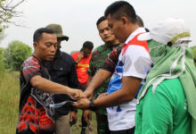 Survei Danmenkav 2 Mar lokasi penanaman mangrove. Foto: Munawir - Menkav 2 Mar