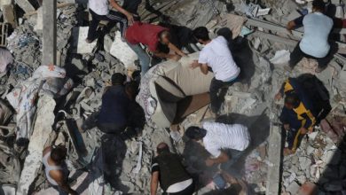 Pencarian korban pemboman Israel di Gaza. Foto: MSF