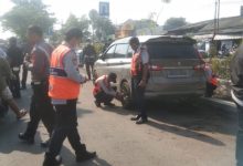 Dishub Kota Tangerang menertibkan parkir liar. Foto Antara