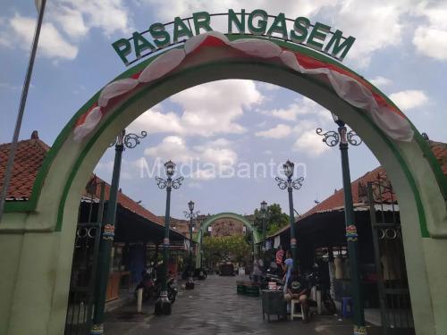 Pasar Ngasem, Yogyakarta. Foto: Yusron