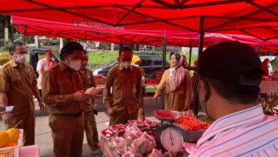 Sekda Banten, Al Muktabar mengunjungi Pasar Ramadan di Danau Retitensi KP3B.
