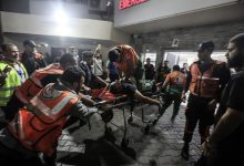 Staf kesehatan RS Al Shifa Gaza tengah menangani pasien. Foto: AFP / MSF