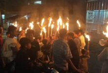 Perinatan Tahun Baru Islam tanggal 1 Muharam denga pawai obor di Kompleks BCP Ciracas, Kota Serang. Foto Daeng Yusvin