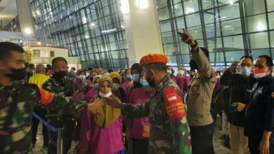 Antrean Pekerja Migran Indonesia di Bandara Soekarno - Hatta. Foto: LKBN Antara