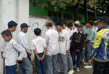 Razia pelajar dari Polres Serang di sekolah di Serang Timur. Foto: Yono