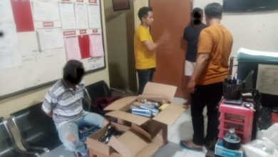 Tersangka pelaku pembobol ruko di Cilegon. Foto: Daeng Yusvin