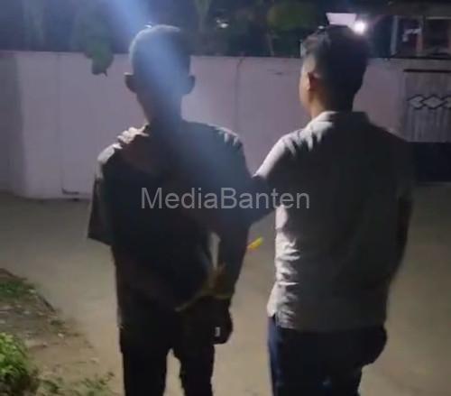 Pelaku pembobolan toko di Pontang ditangkap. Foto: Yono