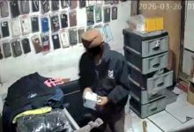 Pelaku kasus curat yang terekam CCTV. Foto Yono