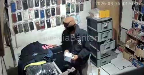 Pelaku kasus curat yang terekam CCTV. Foto Yono