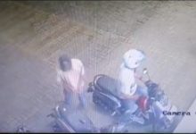 Pelaku spesialis curanmor terekam CCTV. Foto Yono