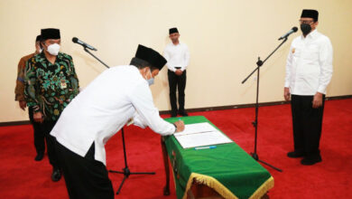 Gubernur Banten, Wahidin Halim melantik 5 pejabat eselon II, meski masa jabatannya akan berakhir Mei 2022.