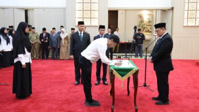 Pelantikan guru ahli pertama di Pendopo Gubernur Banten. Foto: Biro Adpim Pemprov Banten