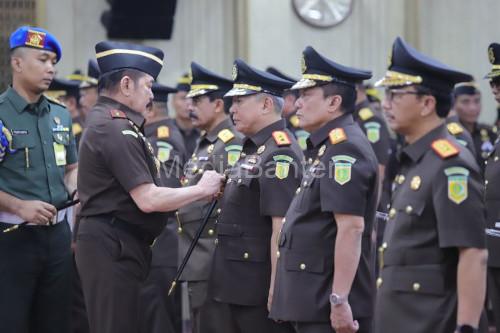 Jaksa Agung, ST Burhanuddin melantik kepala kejati dan eselon II di Kejagung. Foto Antara