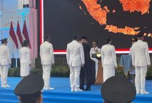 Presiden RI, Prabowo Subianto melakntik 951 kepala daerah di Istana Negara, Jakarta. Foto: Antara