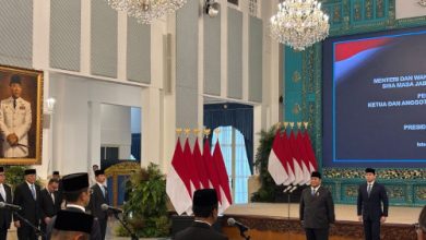 Presiden RI, Prabowo Subianto melantikan Jenderal Pol Litsyo Sigit Prabowo jadi Kepala Staf Kepresidenan. Foto Antara