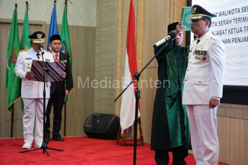 Pelantikan Nanang Sasefudin menjadi Pj Walikota Serang. Foto: Biro Adpim Banten