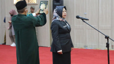 Pelantikan Vergojanti jadi Kepala DPMPTSP Banten. Foto: Biro Adpim Banten