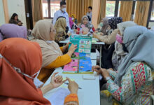 Para bidan berlatih pencegahan stunting. Foto: 1000 Days Fund