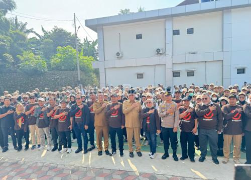 Pelantikan petugas Pantarlih pada Pilkada di Banten. Foto: Humas KPU Banten