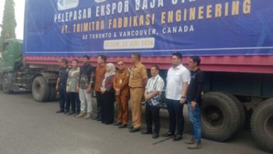 Pelepasan ekspor struktur baja PT Trimitra ke Kanada. Foto BW Iskandar