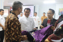 Pelepasan ekspor sepatu batik dari Kabupaten Tangerang. Foto: Web Pemkab Tangerang