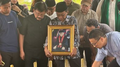 Pemakaman jenazah Prof Salim Said. Foto: Antara