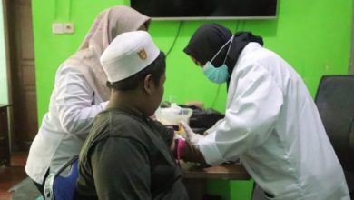 Pemantauan kesehatan 12 anak panti asuhan korban pelecehan di Tangerang. Foto: Antara