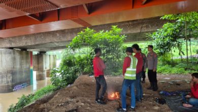 Monitoring di sejumlah daerah rawan banjir di Kabupaten Serang. Foto Yono