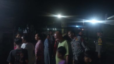 Kapolres Serang, AKBP Condro Sasongko pantau debit air Sungai Ciujung dan Cidurian. Foto: Yono