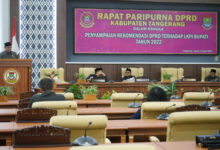 Pembacaan rekomendas atas LKPJ Bupati Tangeran tahun 2022. Foto: Iqbal Kurnia