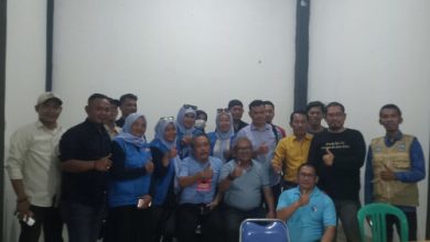 Pembubaran Sekber Relawan Andra Soni - Dimyati Natakusumah. Foto: Ucu