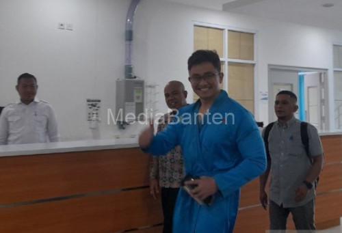 Calon kepala daerah Kab Serang, Andika Hazrumy jalani tes kesehatan di RSUD Banten. Foto: Antara