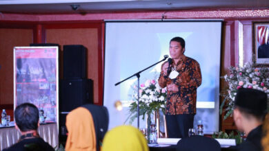 Pj Gubernur Banten, Al Muktabar dalam pemilihan duta pajak daerah. Foto: Biro Adpim Banten