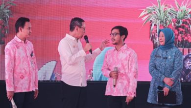 Pj Gubernur DKI Jakarta, Heru Budi Hartono berdialog. Foto: Diskominfotik DKI Jakarta