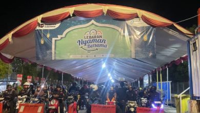Pemudik motor sedang menunggu di Pelabuhan Ciwandan, Kota Cilegon. Foto Antara