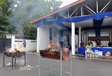 Pemusnahan Senpi di Kejari Kab Tangerang. Foto: Iqbal Kurnia