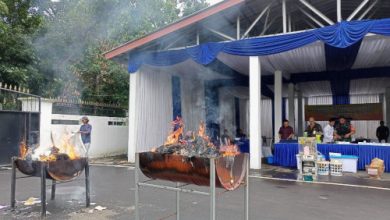 Pemusnahan Senpi di Kejari Kab Tangerang. Foto: Iqbal Kurnia