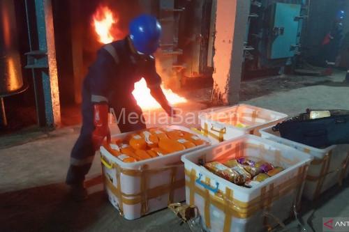 Pemusnahan barang bukti narkotika di sebuah perusahaan di Cilegon. Foto Antara