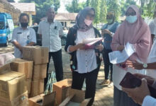 Disdukcapil Kota Serang memusnahkan ribuah KTP El dan KIA.