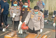 Senjata api ilegal dimusnakan di Polres Serang. Foto: Yono