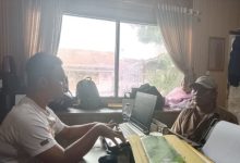 Polsek Cikupa memeriksa seorang debt collector. Foto Antara