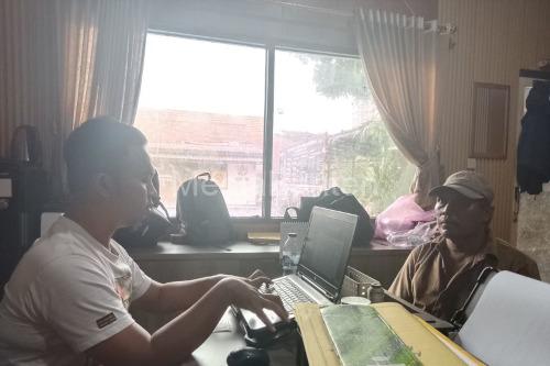 Polsek Cikupa memeriksa seorang debt collector. Foto Antara