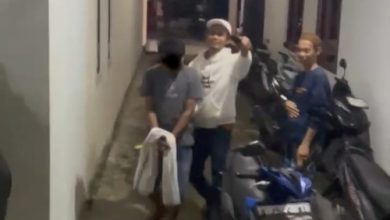 Penangkapan pekaku curat spesialis pembobol rumah kosong. Foto: Yono